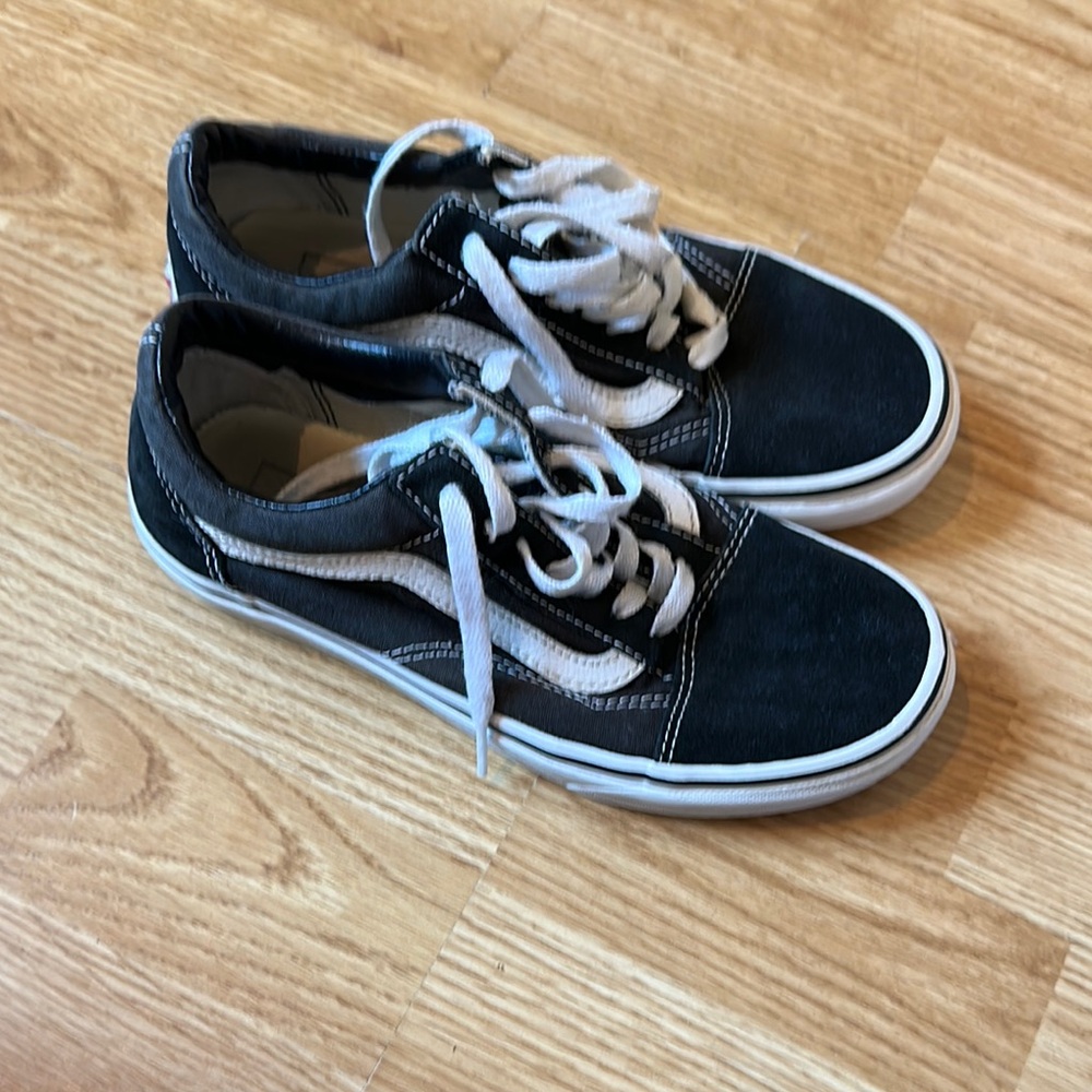Vans old skool Black and White Sneakers size 5 kids euro 36.5